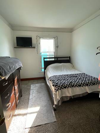 $1,200 / 3br - 1600ft2 - Roomfor rent (San Diego)63819361462913122