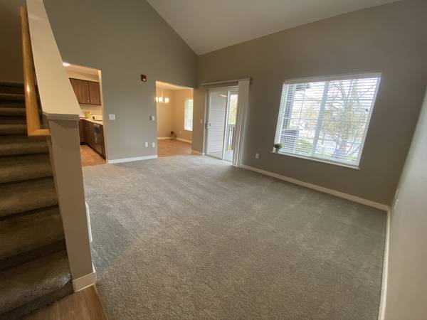 $2,400 / 2br - 1183ft2 - 🎃 Ghoulishly Good Rent Specials — Act Fast! (Delta Ponds/Valley River)63977277129986121