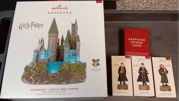 Hallmark Keepsake HARRY POTTER HOGWARTS CASTLE Tree Topper & More 1