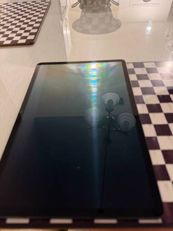 Samsung Tablet S7+ 1