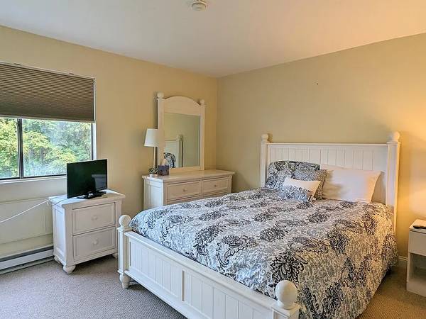$940 / 2br - Nice 2 bedroom 2 bathroom Garden Style first floor condo available. (Laconia, NH)63656245077635123