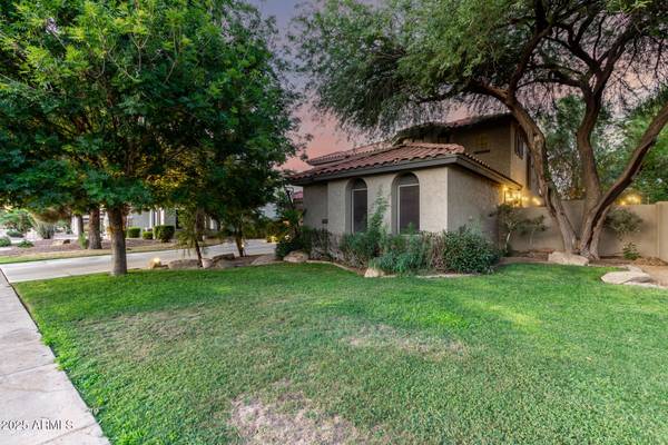 $719,000 / 4br - 2640ft2 - 4 Bed Residential in Gilbert (Gilbert, AZ, $719,000) (Gilbert, AZ)64024825448578123