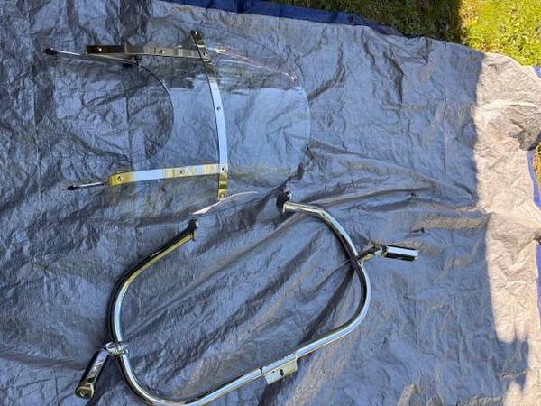 Harley Davidson frame bar and windshield 1