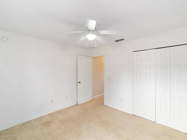 $900 / 3br - 1224ft2 - This move-in-ready 3-bedroom, 2-bath home (8138 SW 131st Ln, Ocala, FL 34473)63963327523075124