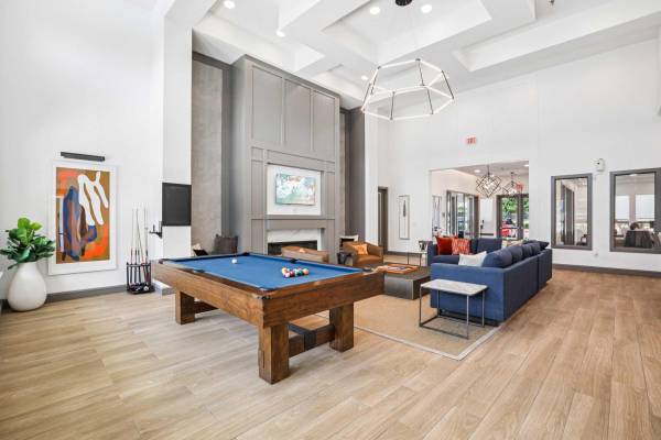 $999 / 1br - 1/BD, Acceso Fácil a Autopistas, en Austin (7011 McKinney Falls Pkwy, Austin, TX)63979118643202122