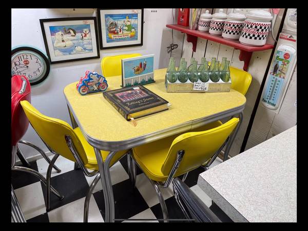 Vintage Diner Chrome Table & 4 Chrome Chairs Set 1