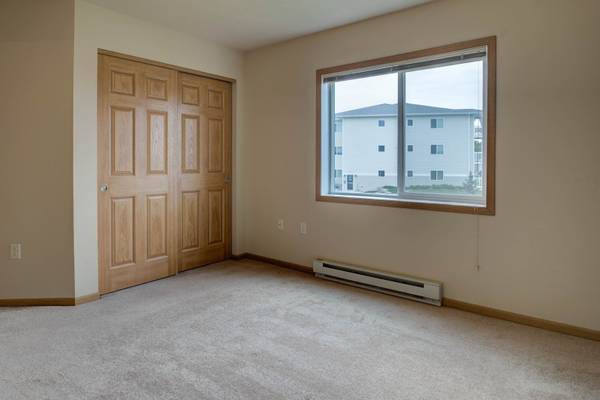 $1,010 / 1br - 812ft2 - Air Conditioning, Garage Included, Free Wi-Fi (3414 21st Ave NW, Minot, ND)63905514666754121