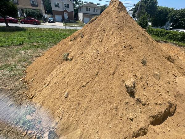 Free Topsoil / Dirt Fill 1