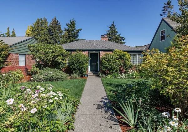 $180 / 3br - 1850ft2 - Beach at Alki Point with a private pool & hot tub (Seattle)63870756322561121
