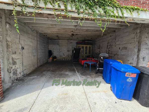 $1,900,000 / 2500ft2 - 2 Family Brick with detached 2 car garage (Astoria)63870970585603123
