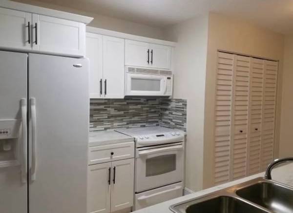 1/1 Condo 1