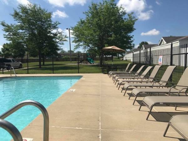 $805 / 1br - 596ft2 - Amplio club social, lavavajillas, pagos de alquiler flexibles (4419 1st Ave SW, Cedar Rapids, IA)63679424272003122