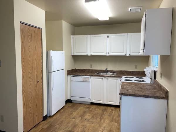 $1,899 / 3br - 906ft2 - ¡No te lo Pierdas, Muda Hoy! | Dúplex de 3 Habitaciones | Agua/Basura Pagados (Portland / Mt. Scott)63831608718339121