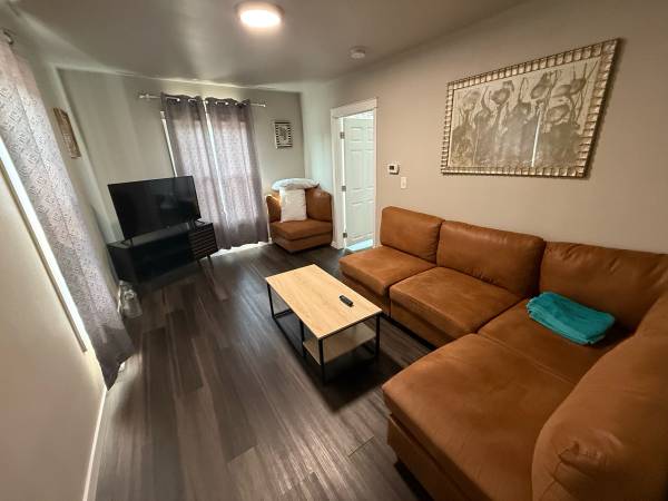 $1,650 / 2br - 1100ft2 - Waterfront 2 bedroom units, internet, elctric, gas included! (Two Rivers)63813311611395121