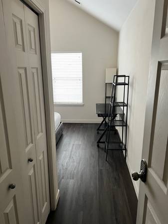 $1300.00 / 1br - Open furnished room in modern townhouse neark Intel/Nike63831466554499121