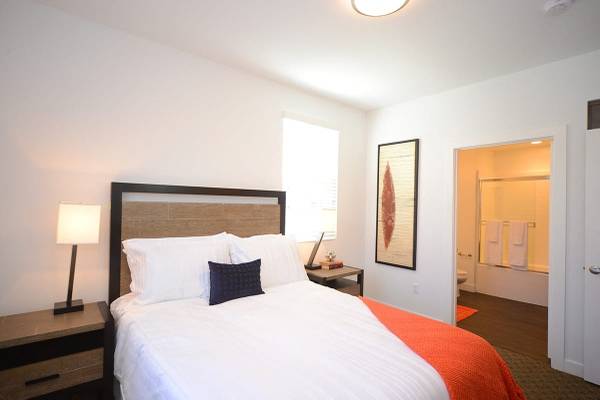 $2,650 / 2br - Professional Management, Gas Range, Assigned Covered Parking (Thousand Oaks)63800712073859120