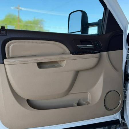 2011 GMC Sierra 2500 HD - Photo 12