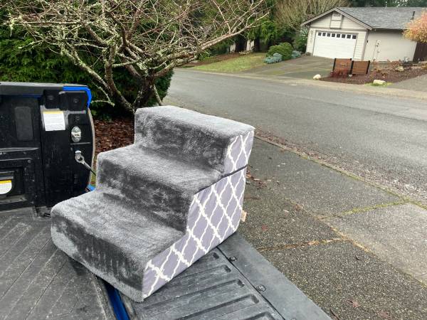 Pet Dog Cat Kitty Stairs Lightweight Hard Foam Steps 16” High House Ho 1