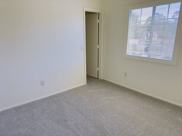 $2,535 / 2br - Updated 2bed 1bath Apartment Seaside (Seaside)64009500568706123