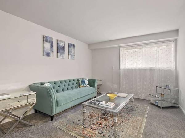 $1,394 / 2br - BBQ/Picnic Area, Central Heat/Air Conditioning, 2B/1B (109 G North Rock Glen Road, Baltimore, MD)63694780193795120