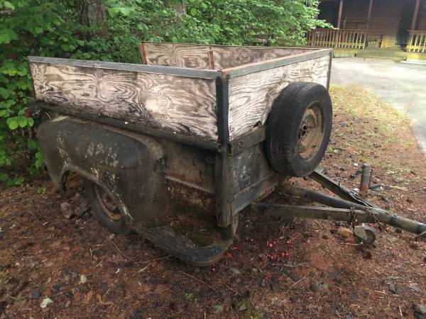 Old pickup bed yard art or utility trailer 1
