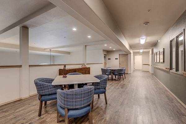 1B/1B, Bremerton WA, Walk-In Closets 1