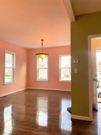 $3,995 / 5br - Everett 5 Bed/2 Bath Single-Family Home | Near Broadway63699276372609121