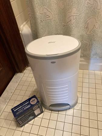 Dekor Classic Diaper Pail 1