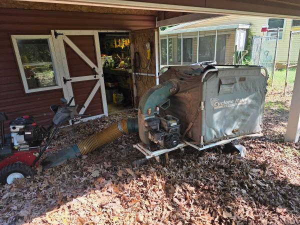 CYCLONE RAKE WITH EXTRA HOSE 1