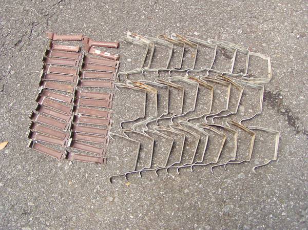 28 -   5" White Aluminum Gutter Brackets/Hangers And Clips 1