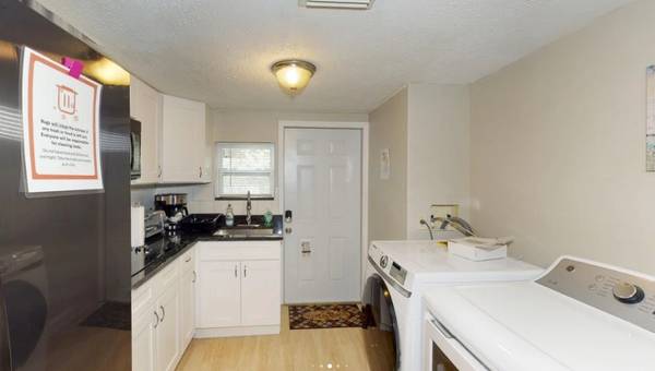 $920.00 / 1br - Cozy 1 Bedroom Room in Tampa | 3910 East Fern St | Available 10/6 | $963976135183491124