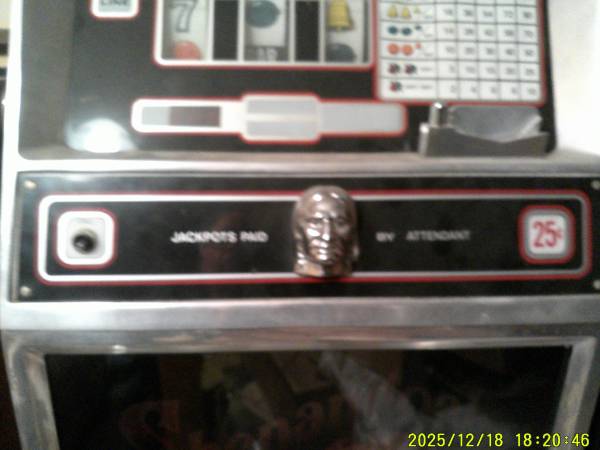 Vintage Slot Machine 1