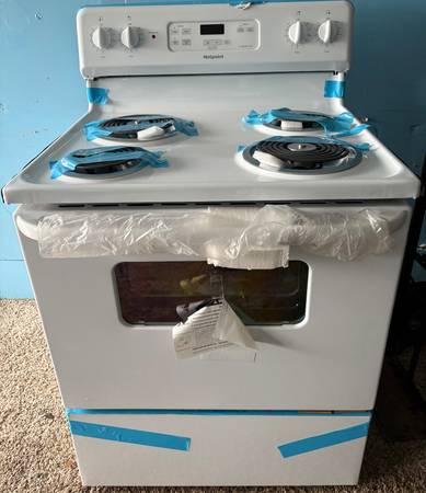 Hotpoint 30” Electric Stove 1