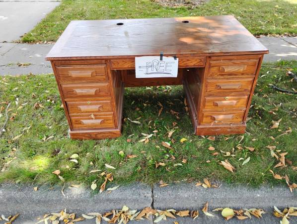 Free Desk 1