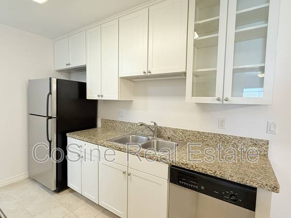 $2,495 / 2br - 833ft2 - Updated 2BR/2BA Condo on  Azuaga Street63663888053507124