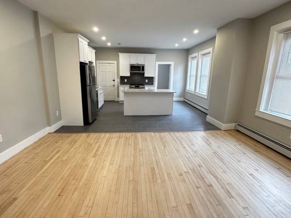 $1,100 / 4br - 1475ft2 - Private room for rent in Allston Ma. (Allston)63839291303171121