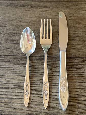 Oneida Stainless Flatware My Rose - 3 piece youth set 1