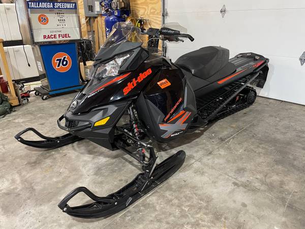 2015 Ski-Doo 800R Renegade X Snowmobile—997 Mi, Well Maintained 1