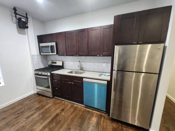 $1,150 Rooms in 4bed/2bath apartment at West 156th Street and Broadway-W/D (Inwood / Wash Hts)64033801326337122