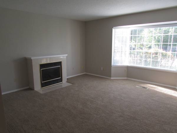 EXCEPTIONAL & LUXURIOUS TOWNHOME: OFFICER’S ROW AREA 1