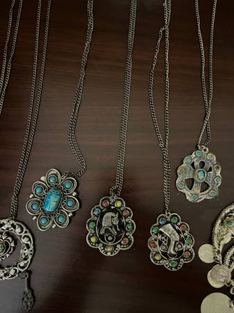 Joyería de los años 70 en venta - $20 (Ferndale)63435836903681124