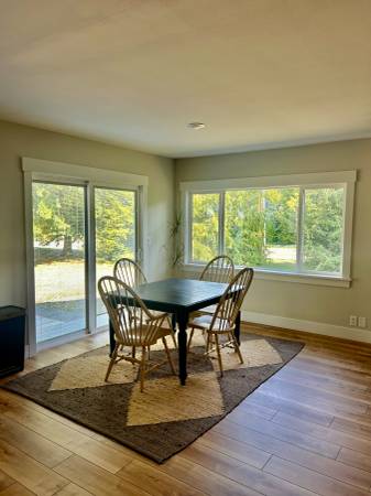 $2,700 / 3br - 1600ft2 - Spacious, 3 Bed, 2 Bath Home on 1 Acre, Available Oct.1st (Lynden)63920959576707123