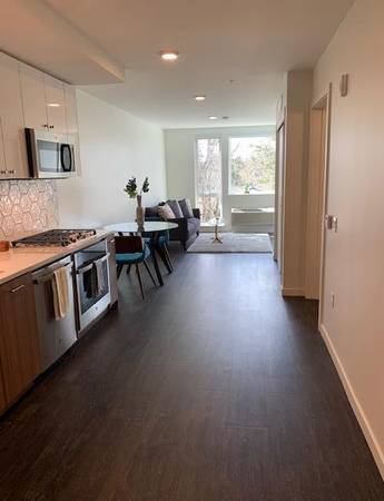$2,910 / 2br - 1153ft2 - Quartz Countertops, Pet Friendly, Fabric Roller Shades (Multnomah Village)64038886468866120
