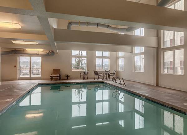 $1,598 / 2br - Área de barbacoa al aire libre, salón de belleza en las instalaciones, recepción de paquetes (3291 NW Mt Vintage Way, Silverdale, WA)64031309788035124
