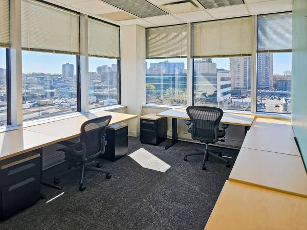 Declutter Your Work Life! Flexible Offices for Spring 1