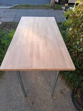 Industrial desk (with tools and assembly manual) Excellent condition 1