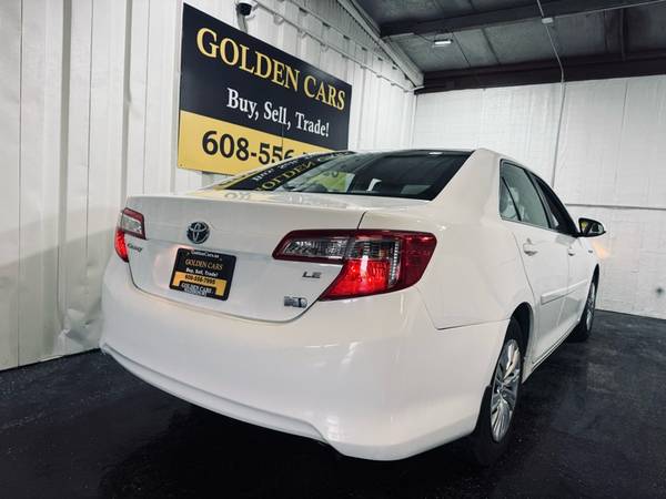 2014 Toyota Camry Hybrid LE - $10,900 (2121 n stoughton rd madison wi 53704)63625030172675124