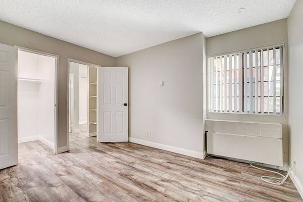 $1,270 / 2br - 648ft2 - -***September Special Offers! - 1 bed at $970 and 2 bed at $1,270* (4600 Sirius Ave, Las Vegas, NV)63859498889729124