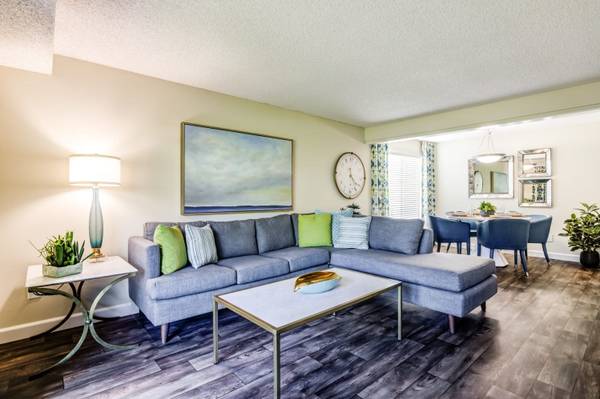 $1,910 / 450ft2 - Studio, Private Balcony, Washer/Dryer Included (1501 145th Pl SE, Bellevue, WA)63808107007491121
