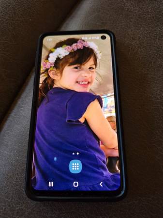 Samsung Galaxy S10e - Unlocked 1